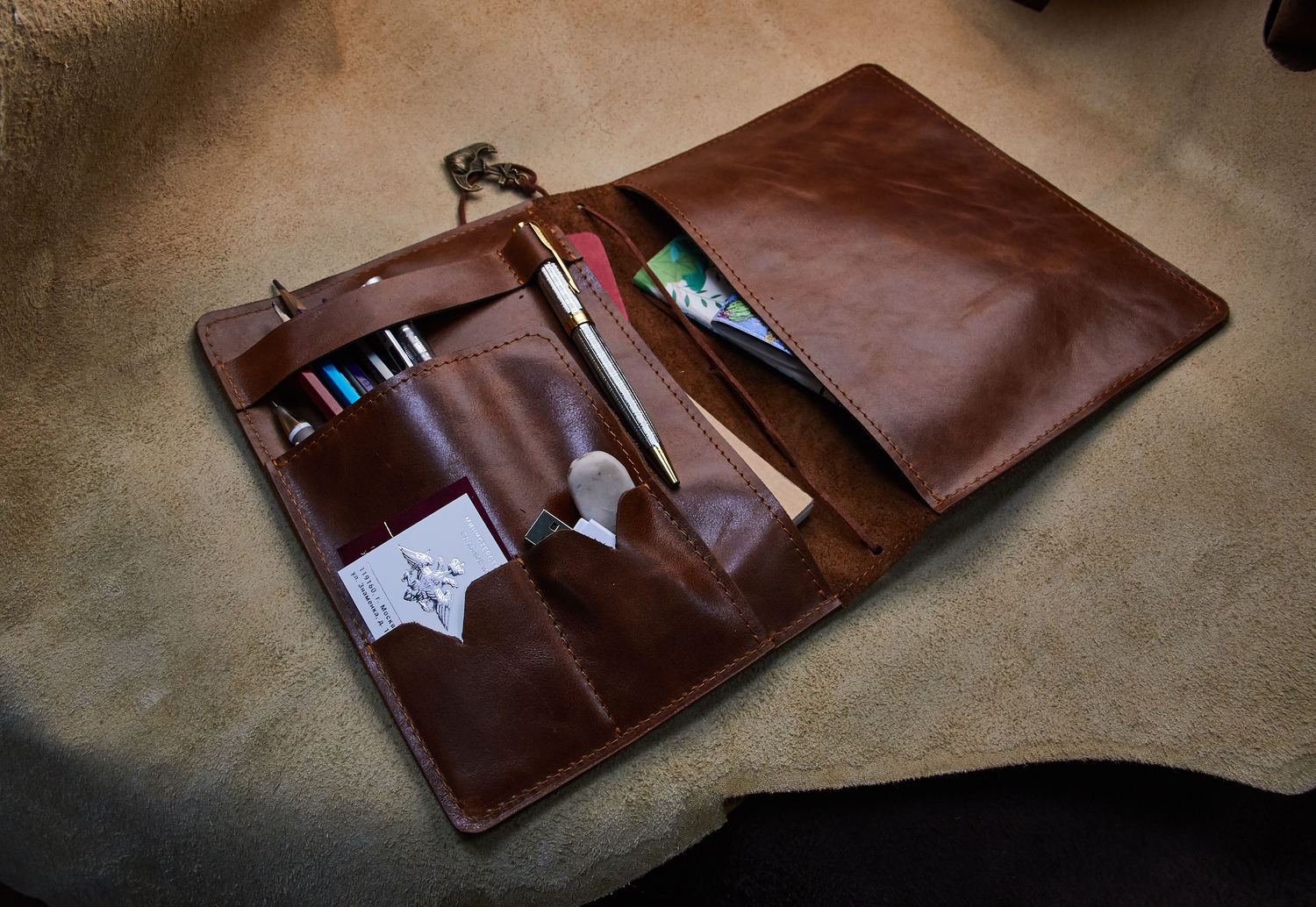 Ежедневник в коже Ежедневник в коже