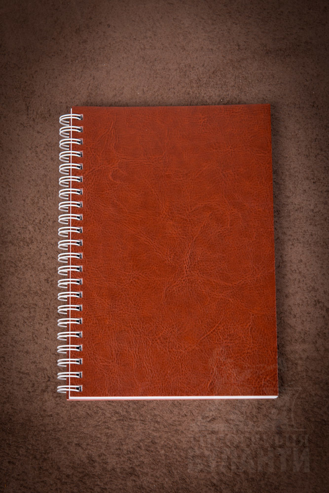 Ежедневник А5 на пружине коричневый (в мягком переплете). Ежедневник А5 на пружине коричневый (в мягком переплете).